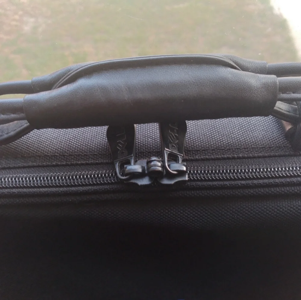 Dell Black Laptop Bag all intact 16.5 × 13.5 × 3 Elastic Inside for strapping